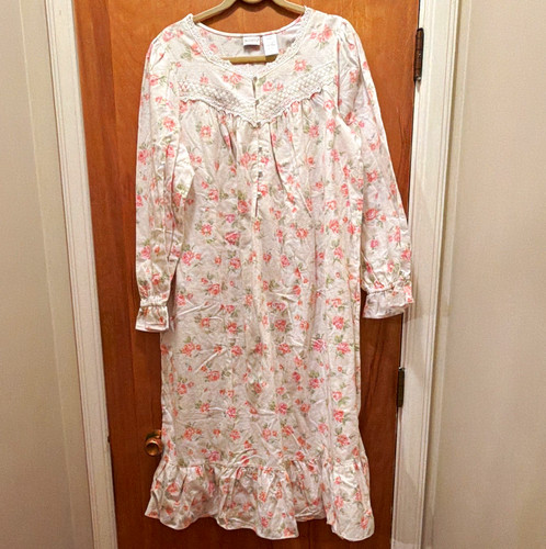 Nwt delicates flannel - delicates,