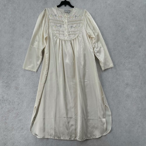 Vtg delicates nightgown small - delicates,